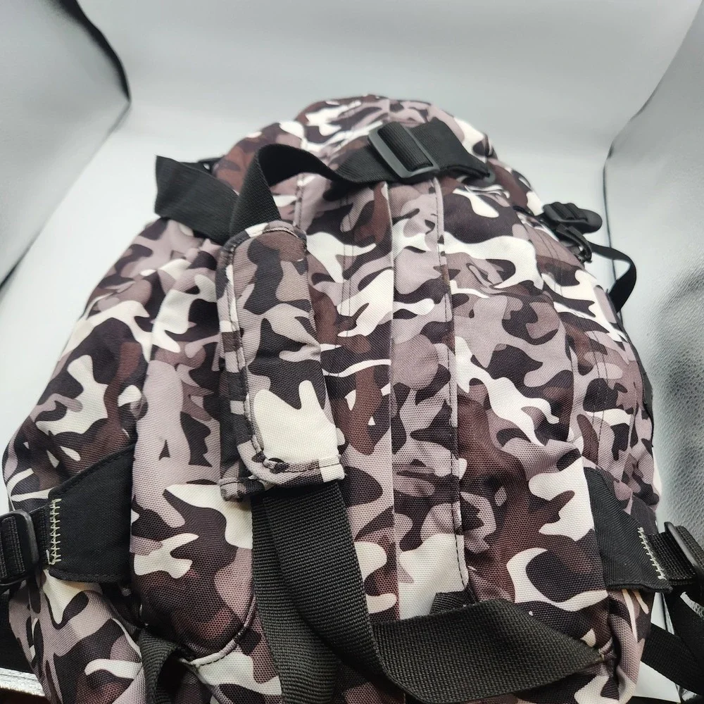Jansport Camo Duffel Bag 20″‎ × 12″ Weekend Travel Gym Shoulder Strap
